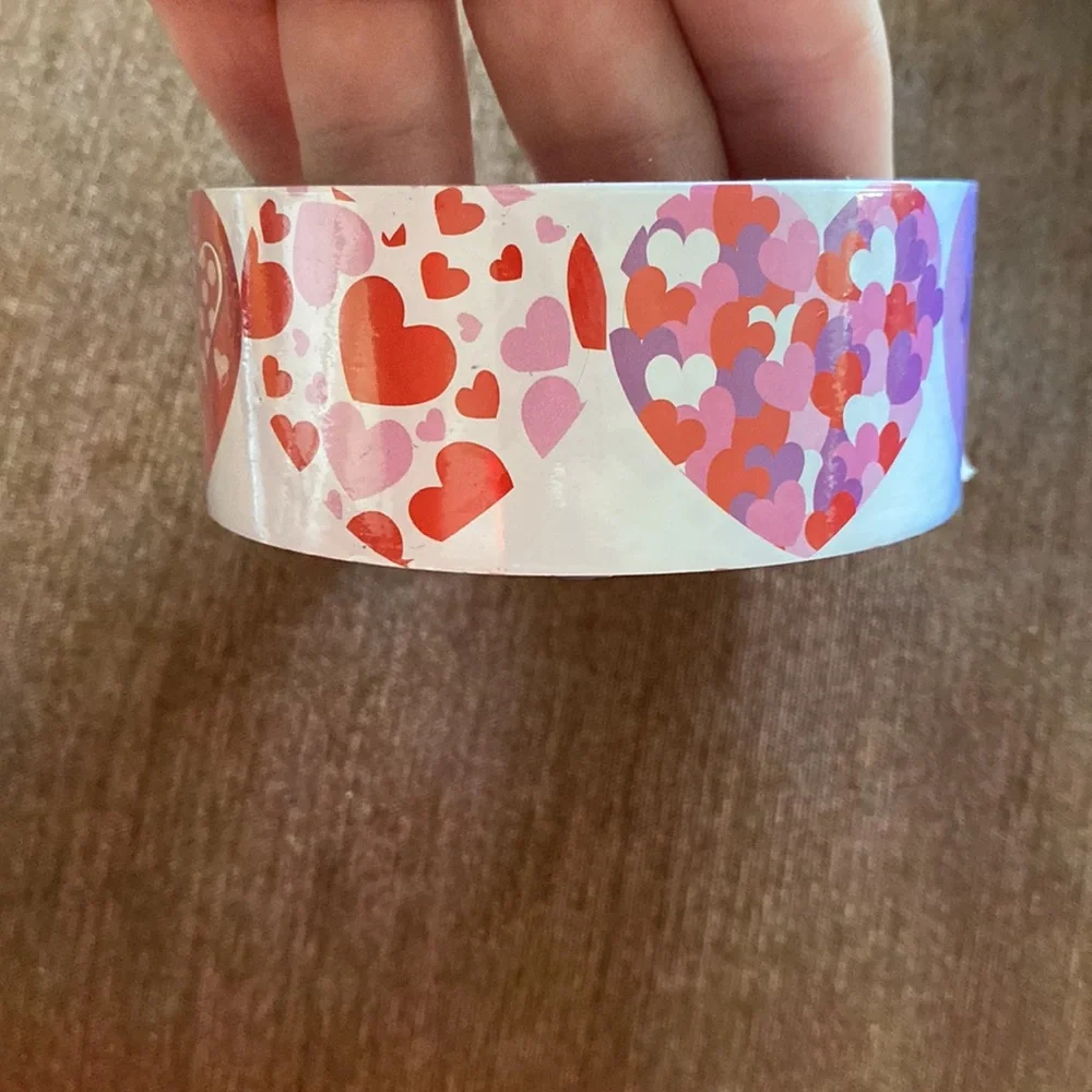 🆕Love/Valentine Sticker Roll- 100 stickers- NWT